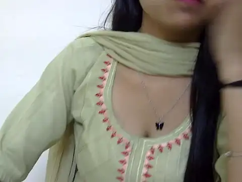 momo lov online show from 03-18-25, 05:09