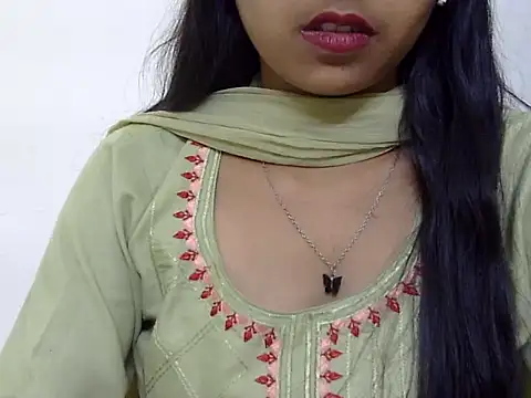 momo lov online show from 03-18-25, 08:14