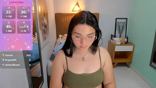 delilaquinn online show from 12-27-24, 01:11