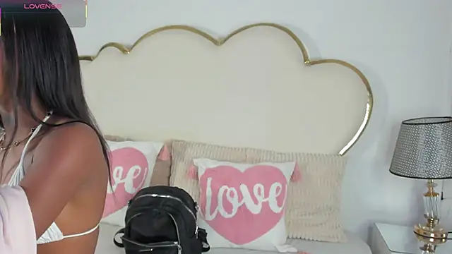 CahitlinBell online show from 10-24-25, 05:48