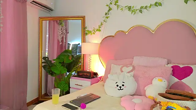 EmmaCrush online show from 01-13-26, 08:47