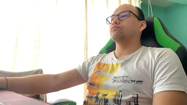 Snapshot of Allen_ibe chatting on 10-18-25, 03:46 Allen ibe online show from 10-18-25, 03:46