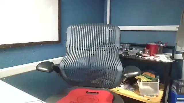 Snapshot of Flappywig chatting on 01-08-25, 10:04 Flappywig online show from 01-08-25, 10:04