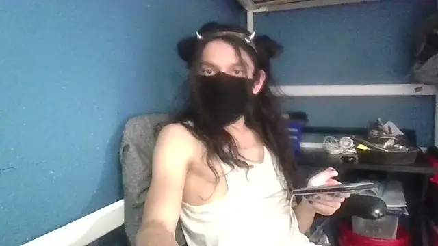 Snapshot of Flappywig chatting on 02-21-25, 01:22 Flappywig online show from 02-21-25, 01:22