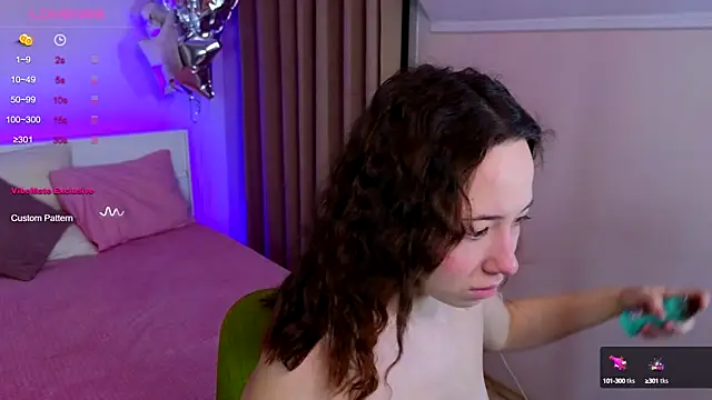 Hayle Hill online show from 12-19-24, 12:34