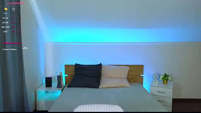 Hayle Hill online show from 03-23-25, 02:15