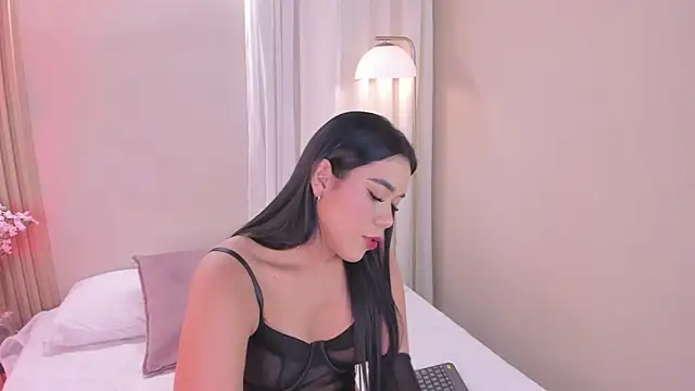 Snapshot of mara_brooks chatting on 12-02-25, 08:37 mara brooks online show from 12-02-25, 08:37