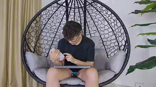 alex noa online show from 11-19-25, 07:25