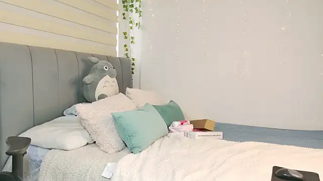 Snapshot of _thaeltaylor chatting on 10-10-25, 04:06 thaeltaylor online show from 10-10-25, 04:06