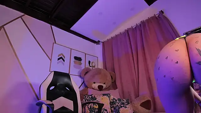 Snapshot of maye_wells chatting on 02-27-25, 09:04 maye wells online show from 02-27-25, 09:04