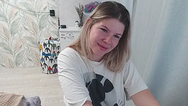 Snapshot of MelissaXKinky chatting on 09-22-25, 02:57 MelissaXKinky online show from 09-22-25, 02:57