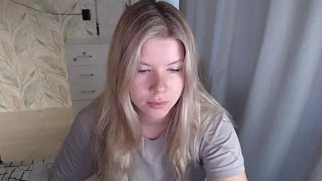 Snapshot of MelissaXKinky chatting on 10-06-25, 02:42 MelissaXKinky online show from 10-06-25, 02:42