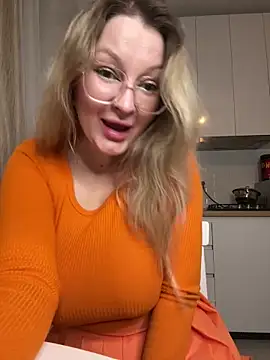 Teya moon  online show from 11-17-25, 04:46