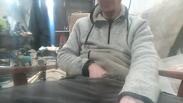 Snapshot of 6of11 chatting on 02-18-26, 02:02 6of11 online show from 02-18-26, 02:02