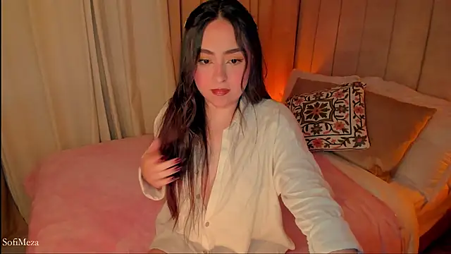 Snapshot of SofiMeza chatting on 01-14-25, 02:53 SofiMeza online show from 01-14-25, 02:53