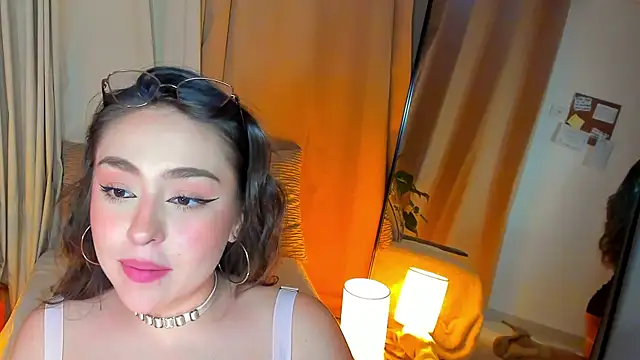 Snapshot of SofiMeza chatting on 03-19-25, 07:27 SofiMeza online show from 03-19-25, 07:27