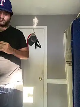 Snapshot of 817raul chatting on 09-13-25, 10:42 817raul online show from 09-13-25, 10:42