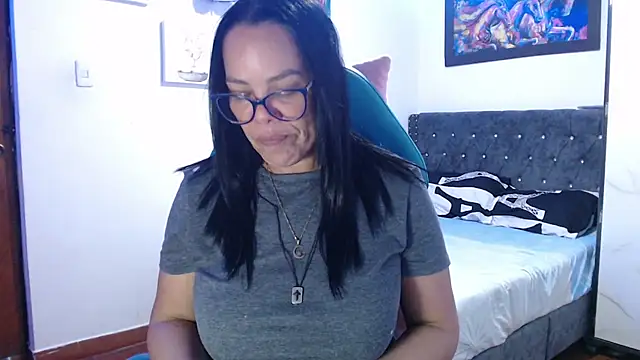 Snapshot of sofia_lopez76 chatting on 09-10-25, 12:10 sofia lopez76 online show from 09-10-25, 12:10