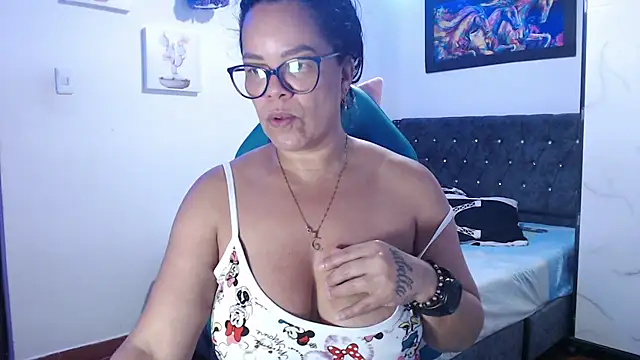Snapshot of sofia_lopez76 chatting on 09-16-25, 03:13 sofia lopez76 online show from 09-16-25, 03:13