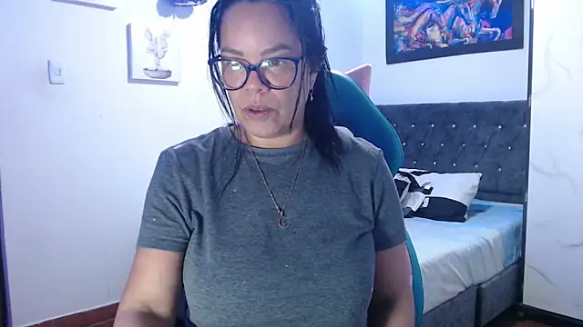 Snapshot of sofia_lopez76 chatting on 09-18-25, 12:51 sofia lopez76 online show from 09-18-25, 12:51