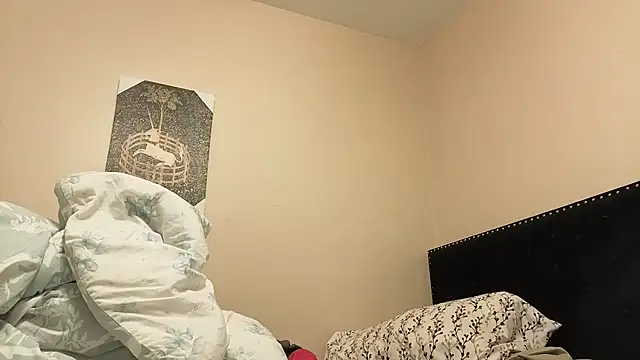 Snapshot of hailzeffn chatting on 11-06-25, 10:27 hailzeffn online show from 11-06-25, 10:27