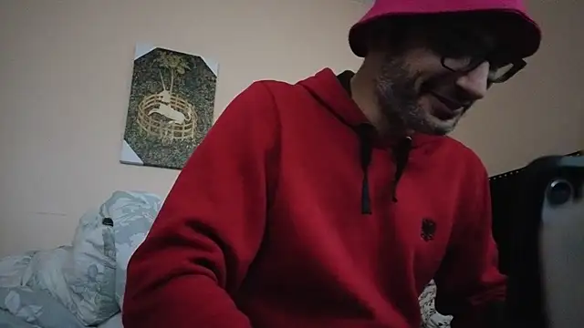 Snapshot of hailzeffn chatting on 11-09-25, 01:31 hailzeffn online show from 11-09-25, 01:31