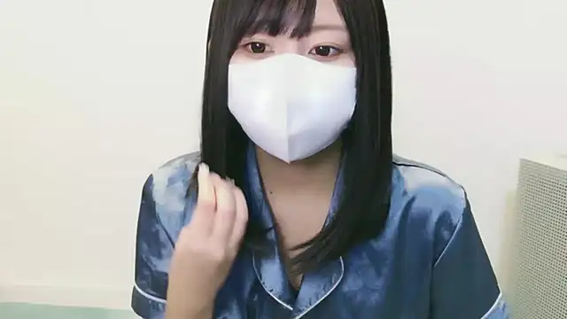 Snapshot of YUTSU_KI chatting on 10-09-25, 04:05 YUTSU KI online show from 10-09-25, 04:05
