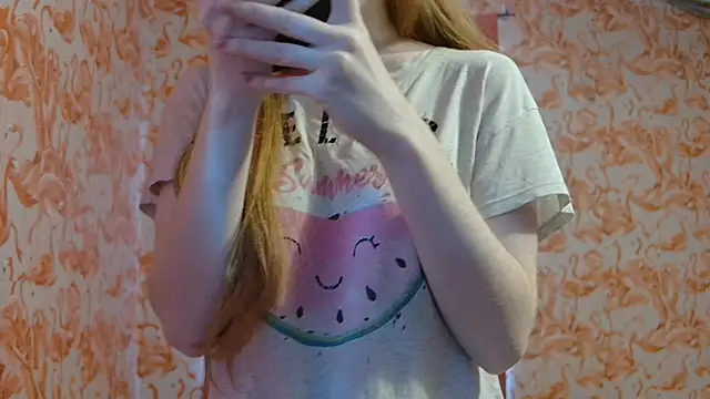 Snapshot of strawberrysmoothie chatting on 01-13-26, 08:03 strawberrysmoothie online show from 01-13-26, 08:03