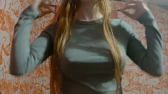 Snapshot of strawberrysmoothie chatting on 02-20-26, 01:35 strawberrysmoothie online show from 02-20-26, 01:35