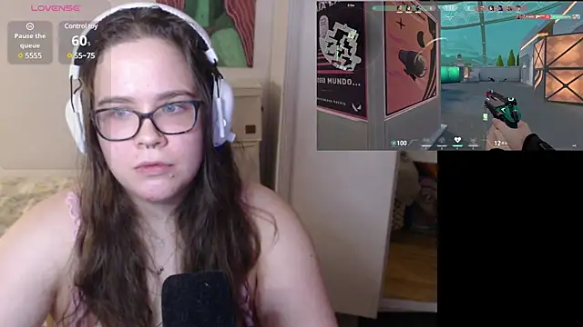 Snapshot of playvalorantwithmenow chatting on 12-26-24, 09:26 playvalorantwithmenow online show from 12-26-24, 09:26