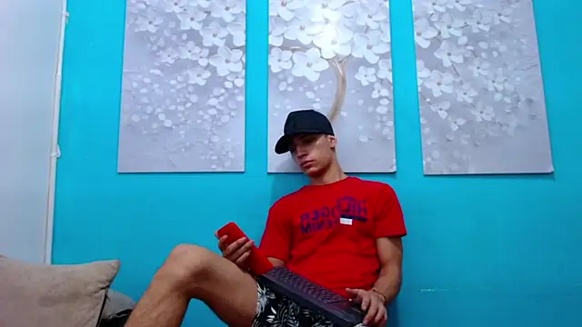 Leon hot X online show from 12-23-24, 11:28