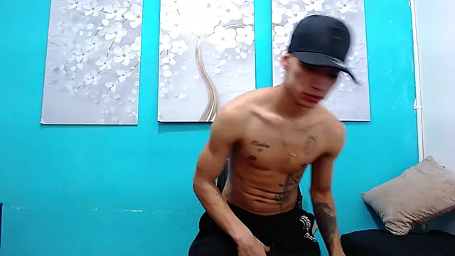 Leon hot X online show from 12-26-24, 02:22