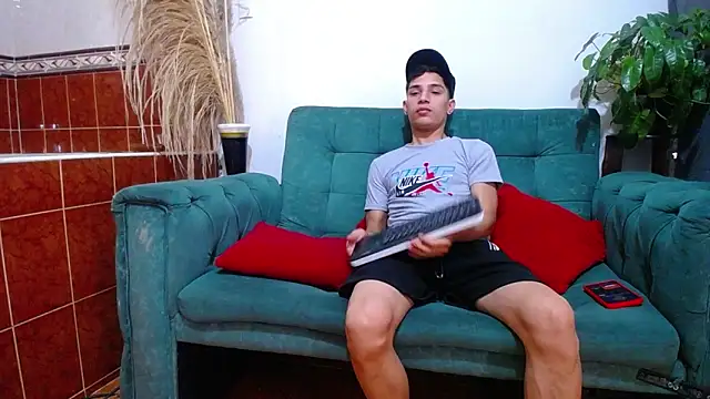 Leon hot X online show from 02-07-25, 06:56