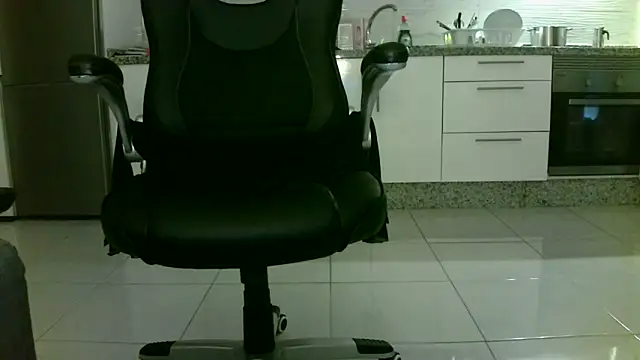Snapshot of LaraReinaDelSol chatting on 12-08-24, 08:58 LaraReinaDelSol online show from 12-08-24, 08:58