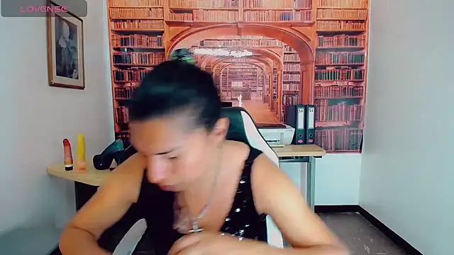 khiara moretti online show from 12-12-24, 07:26