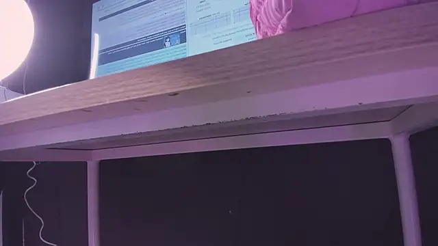 Agathaargent  online show from 10-09-25, 07:34