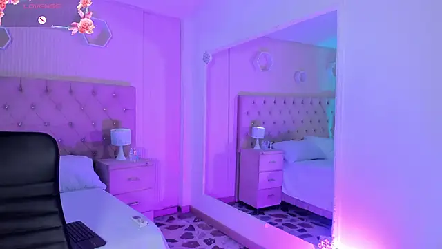 Agathaargent  online show from 10-16-25, 10:16