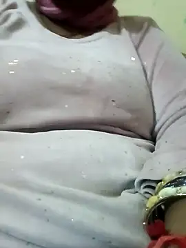 Snapshot of Shoni__ chatting on 12-15-25, 04:00 Shoni online show from 12-15-25, 04:00