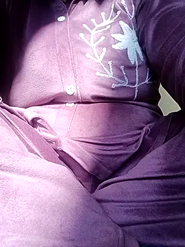 Snapshot of Shoni__ chatting on 12-16-25, 07:57 Shoni online show from 12-16-25, 07:57