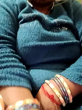 Snapshot of Shoni__ chatting on 12-17-25, 02:12 Shoni online show from 12-17-25, 02:12