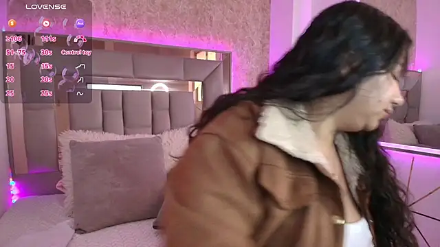 Miaa Smiith1 online show from 01-08-25, 11:43