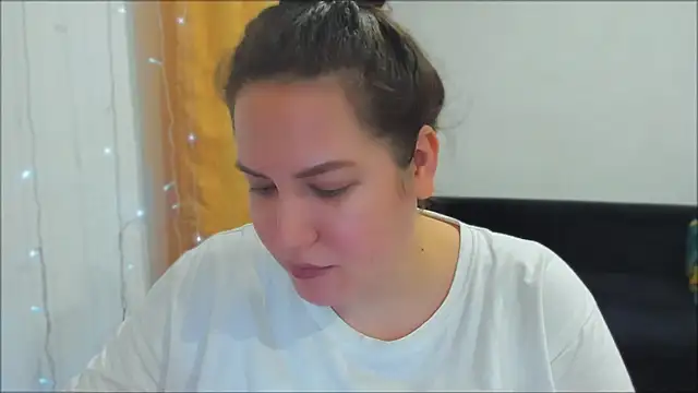 Snapshot of _madalexa_ chatting on 11-12-25, 01:00 madalexa online show from 11-12-25, 01:00