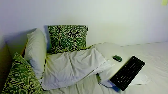 Snapshot of samanta_r_ chatting on 03-01-26, 05:15 samanta r online show from 03-01-26, 05:15