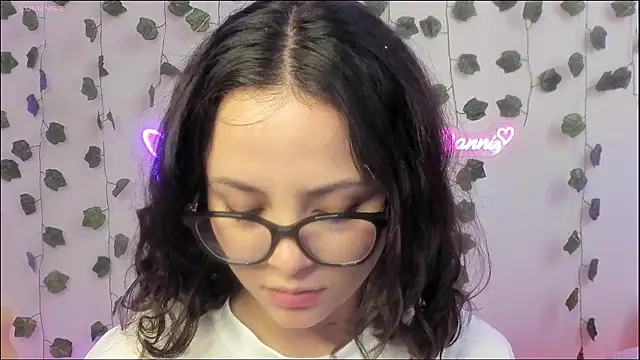 Megan Rodrigo online show from 12-06-24, 07:01