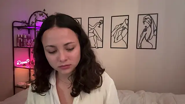 Megan Rodrigo online show from 11-19-25, 07:14