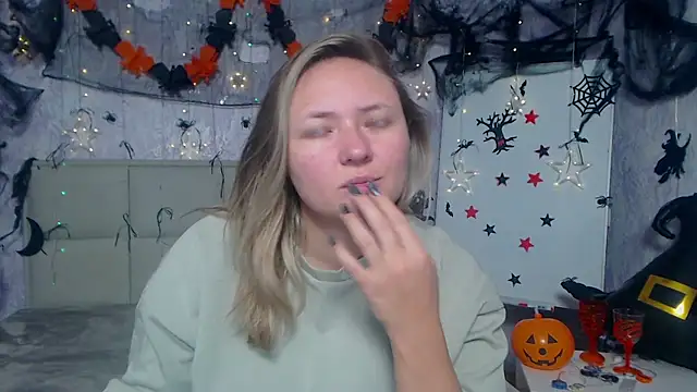 SallyVerda online show from 10-24-25, 05:09