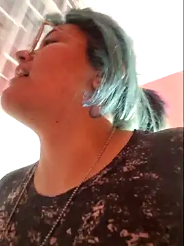 lucky-leah online show from 01-25-25, 06:45