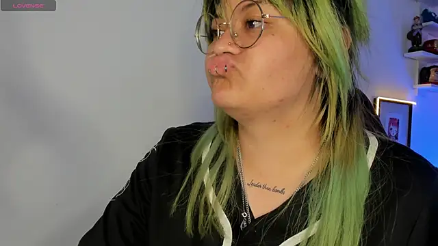 lucky-leah online show from 11-09-25, 05:17