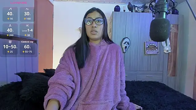 Snapshot of Kayla_foxxy chatting on 10-21-25, 04:57 Kayla foxxy online show from 10-21-25, 04:57