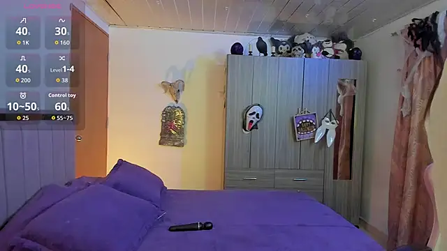 Snapshot of Kayla_foxxy chatting on 10-31-25, 05:41 Kayla foxxy online show from 10-31-25, 05:41